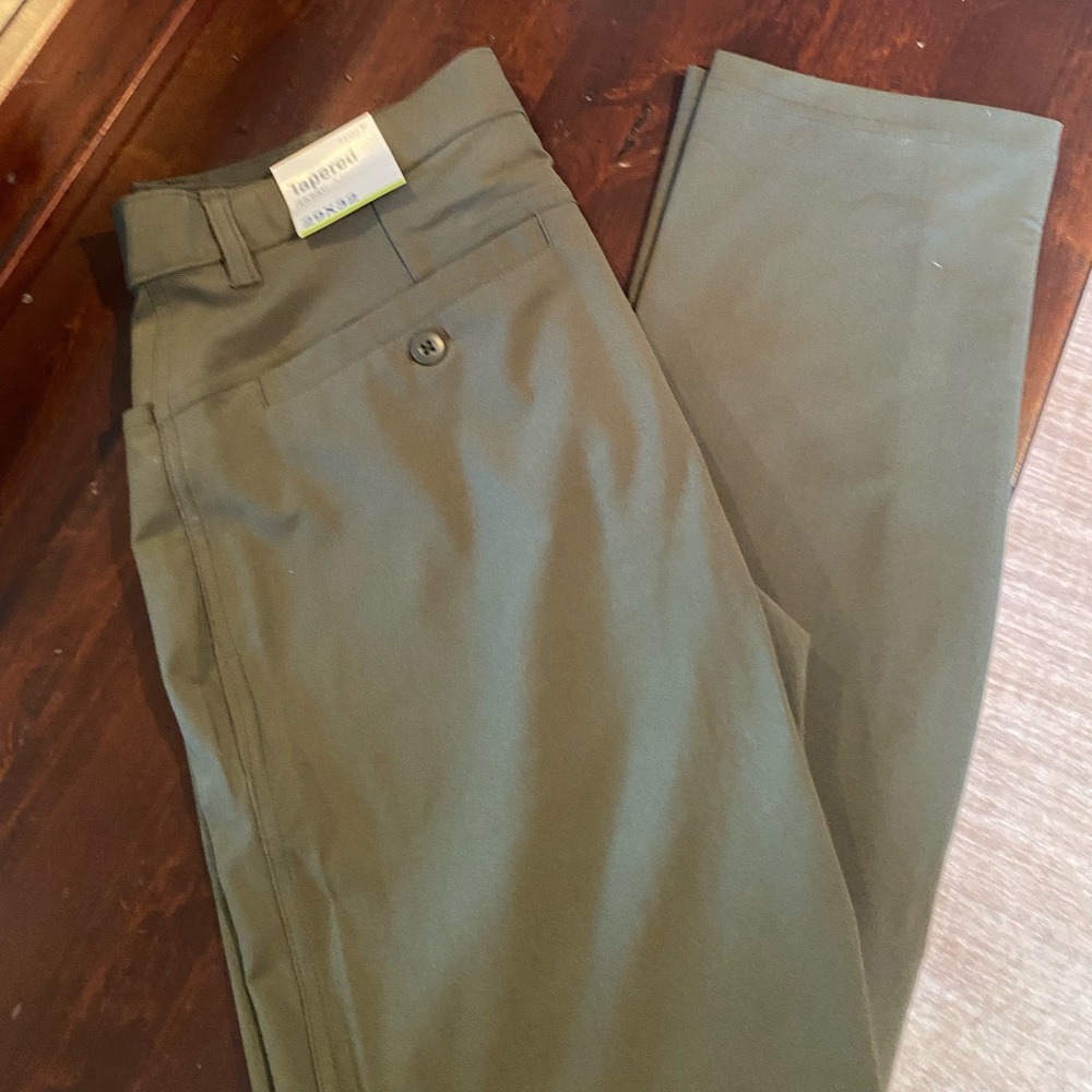 Mens. Olive green pants.